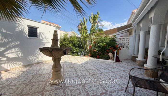 Te koop - Huis - Vrijstaande Villa - Torrevieja - Torrevieja Centro