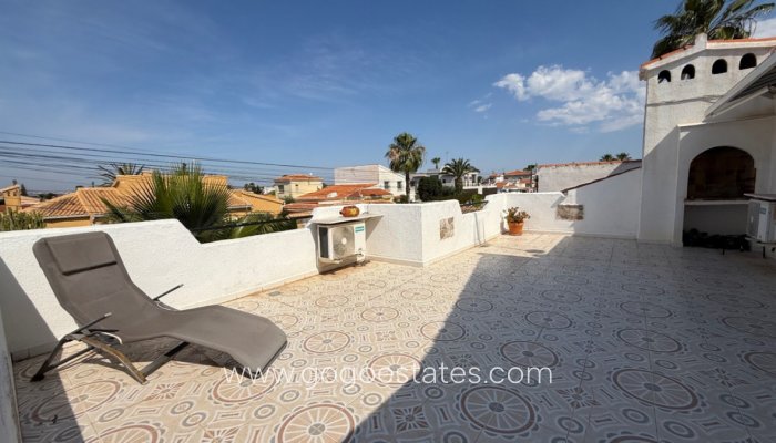 Te koop - Huis - Vrijstaande Villa - Torrevieja - Torrevieja Centro