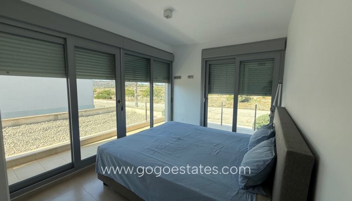 Te koop - Huis - Vrijstaande Villa - Orihuela - Orihuela Centro