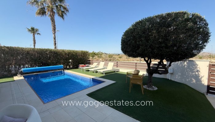 Te koop - Huis - Vrijstaande Villa - Orihuela - Orihuela Centro