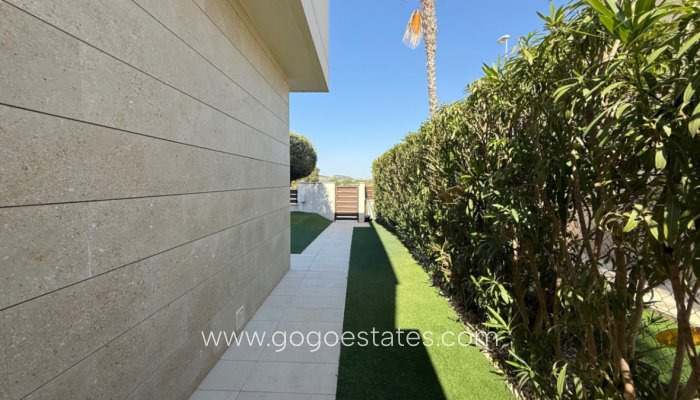 Te koop - Huis - Vrijstaande Villa - Orihuela - Orihuela Centro