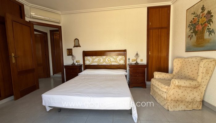 Te koop - Huis - Vrijstaande Villa - Orihuela - Orihuela Centro