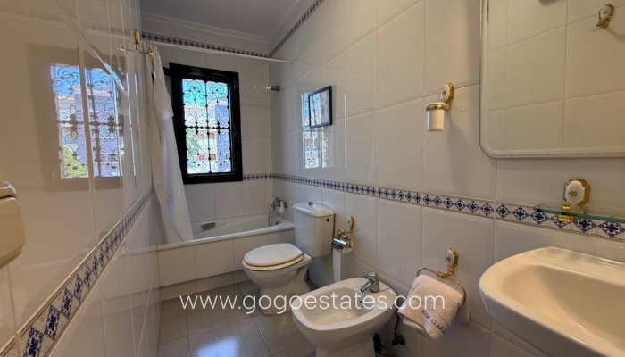 Te koop - Huis - Vrijstaande Villa - Orihuela - Orihuela Centro