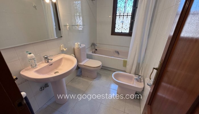 Te koop - Huis - Vrijstaande Villa - Orihuela - Orihuela Centro