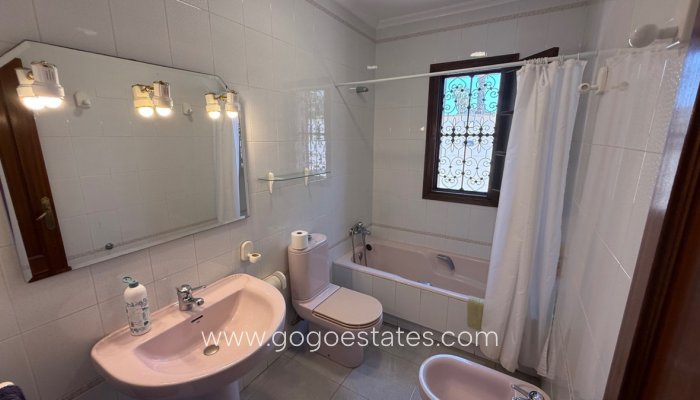 Te koop - Huis - Vrijstaande Villa - Orihuela - Orihuela Centro