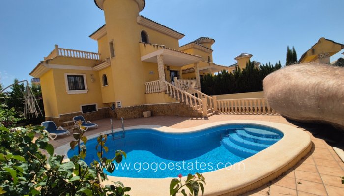 Te koop - Huis - Vrijstaande Villa - Orihuela - Orihuela Centro