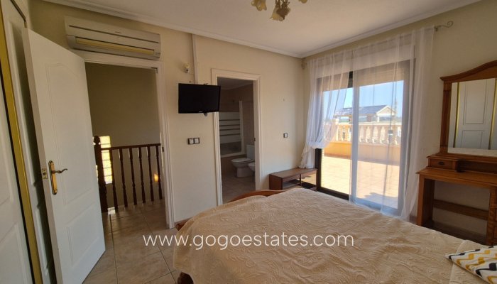 Te koop - Huis - Vrijstaande Villa - Orihuela - Orihuela Centro