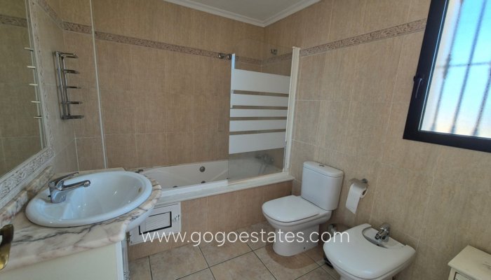 Te koop - Huis - Vrijstaande Villa - Orihuela - Orihuela Centro