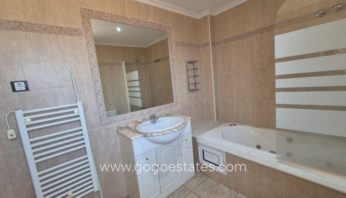 Te koop - Huis - Vrijstaande Villa - Orihuela - Orihuela Centro