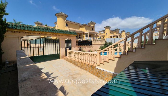 Te koop - Huis - Vrijstaande Villa - Orihuela - Orihuela Centro