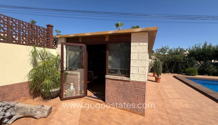 Te koop - Huis - Vrijstaande Villa - Torrevieja - Torrevieja Centro