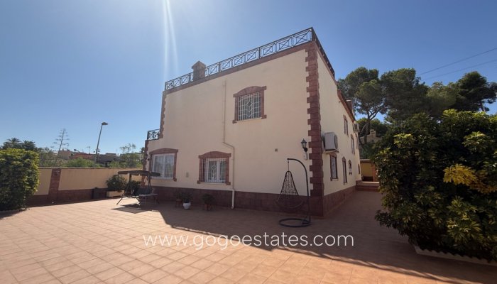 Te koop - Huis - Vrijstaande Villa - Torrevieja - Torrevieja Centro