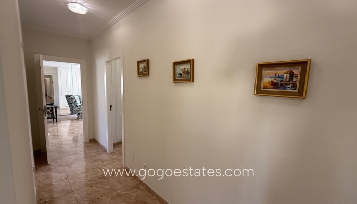 Te koop - Huis - Vrijstaande Villa - Torrevieja - Torrevieja Centro