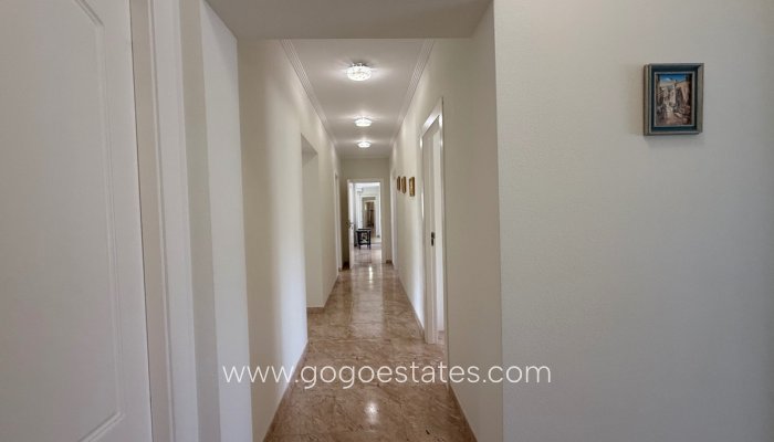 Te koop - Huis - Vrijstaande Villa - Torrevieja - Torrevieja Centro