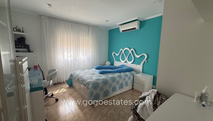 Te koop - Huis - Vrijstaande Villa - Torrevieja - Torrevieja Centro