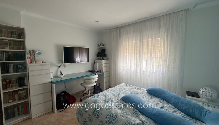 Te koop - Huis - Vrijstaande Villa - Torrevieja - Torrevieja Centro