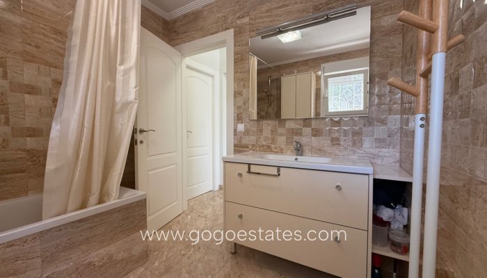 Te koop - Huis - Vrijstaande Villa - Torrevieja - Torrevieja Centro