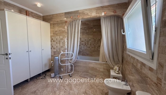 Te koop - Huis - Vrijstaande Villa - Torrevieja - Torrevieja Centro