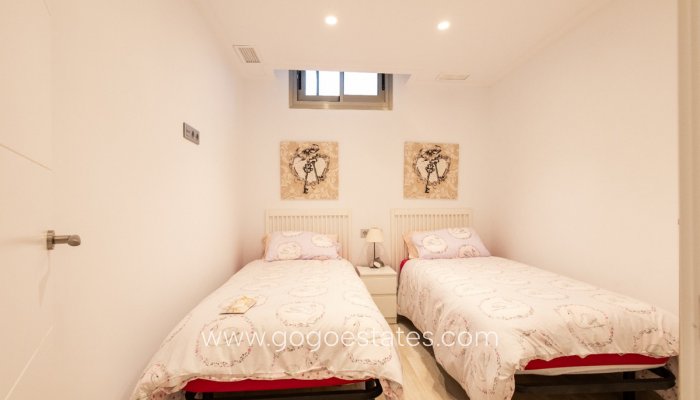 Venta - Casa - Chalet Independiente - Orihuela - Orihuela Centro