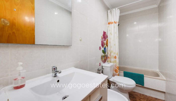 Te koop - Appartement - Appartement op de middelste verdieping - Torrevieja - Torrevieja Centro