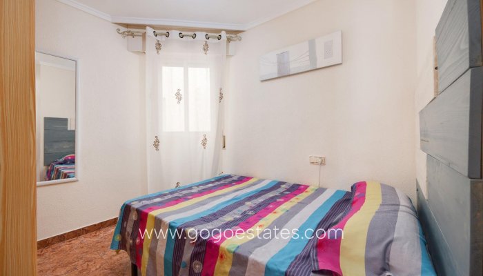 Te koop - Appartement - Appartement op de middelste verdieping - Torrevieja - Torrevieja Centro