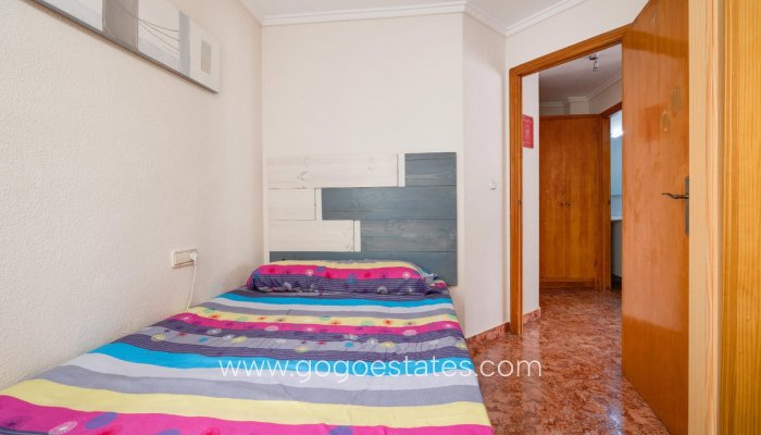 Te koop - Appartement - Appartement op de middelste verdieping - Torrevieja - Torrevieja Centro