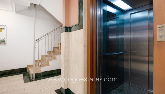 Te koop - Appartement - Appartement op de middelste verdieping - Torrevieja - Torrevieja Centro