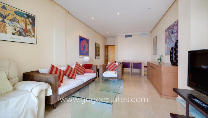 Te koop - Appartement - Appartement op de middelste verdieping - Torrevieja - Torrevieja Centro