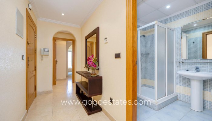 Te koop - Appartement - Appartement op de middelste verdieping - Torrevieja - Torrevieja Centro