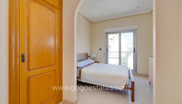 Te koop - Appartement - Appartement op de middelste verdieping - Torrevieja - Torrevieja Centro