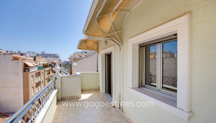 Te koop - Appartement - Appartement op de middelste verdieping - Torrevieja - Torrevieja Centro