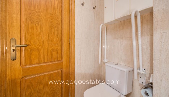 Te koop - Appartement - Appartement op de middelste verdieping - Torrevieja - Torrevieja Centro