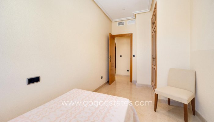 Te koop - Appartement - Appartement op de middelste verdieping - Torrevieja - Torrevieja Centro