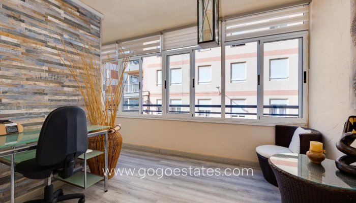Te koop - Appartement - Appartement op de middelste verdieping - Torrevieja - Torrevieja Centro