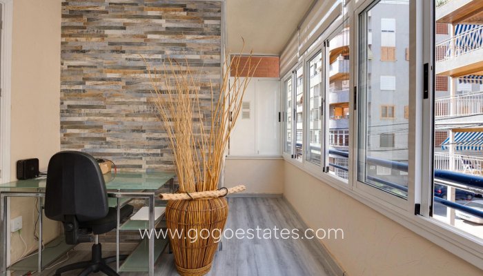 Te koop - Appartement - Appartement op de middelste verdieping - Torrevieja - Torrevieja Centro