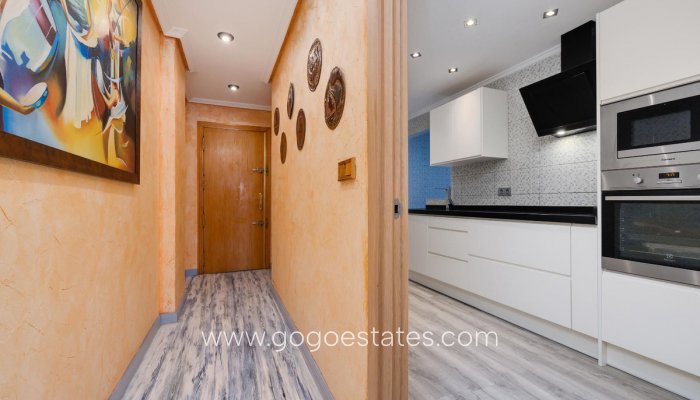 Te koop - Appartement - Appartement op de middelste verdieping - Torrevieja - Torrevieja Centro