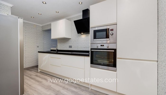 Te koop - Appartement - Appartement op de middelste verdieping - Torrevieja - Torrevieja Centro