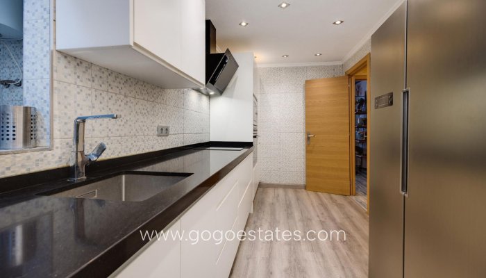 Te koop - Appartement - Appartement op de middelste verdieping - Torrevieja - Torrevieja Centro