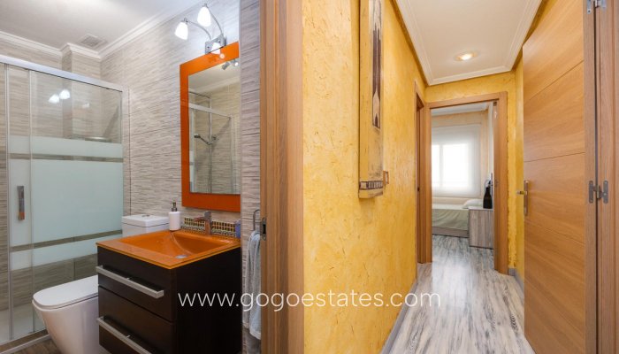 Te koop - Appartement - Appartement op de middelste verdieping - Torrevieja - Torrevieja Centro