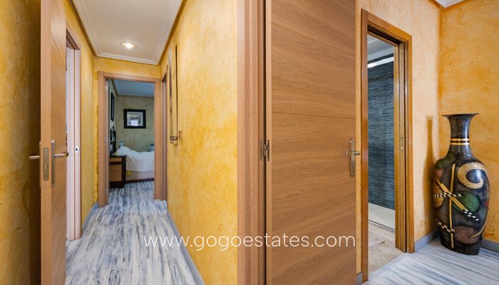 Te koop - Appartement - Appartement op de middelste verdieping - Torrevieja - Torrevieja Centro