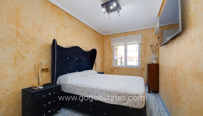 Te koop - Appartement - Appartement op de middelste verdieping - Torrevieja - Torrevieja Centro