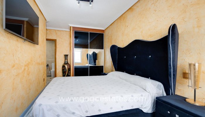 Te koop - Appartement - Appartement op de middelste verdieping - Torrevieja - Torrevieja Centro