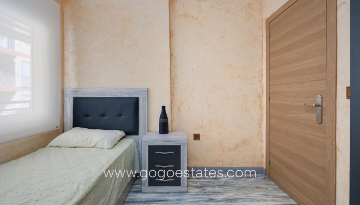 Te koop - Appartement - Appartement op de middelste verdieping - Torrevieja - Torrevieja Centro