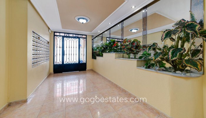 Te koop - Appartement - Appartement op de middelste verdieping - Torrevieja - Torrevieja Centro