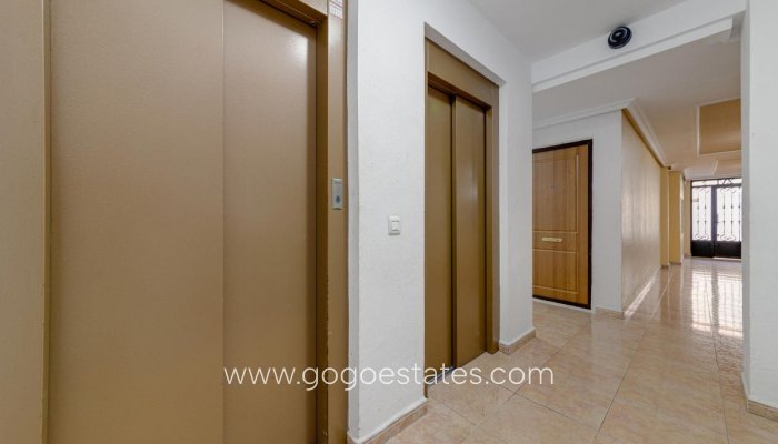 Te koop - Appartement - Appartement op de middelste verdieping - Torrevieja - Torrevieja Centro