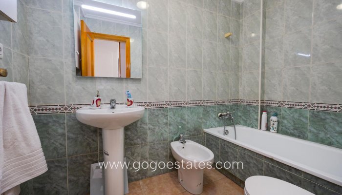 Te koop - Appartement - Appartement op de middelste verdieping - Torrevieja - Torrevieja Centro