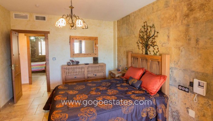 Te koop - Huis - Vrijstaande Villa - Redován