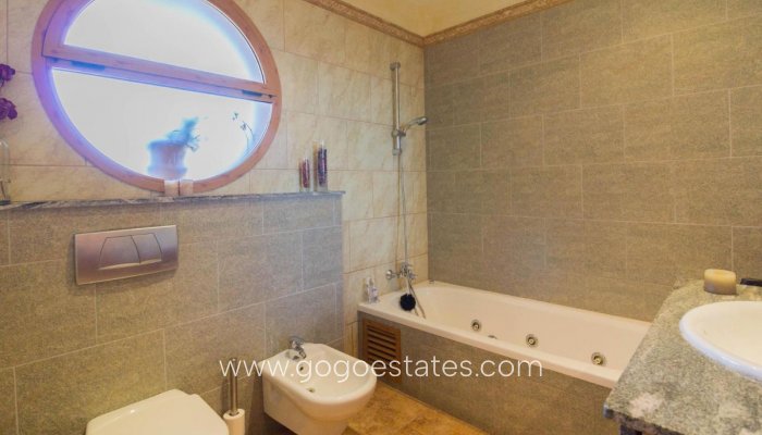 Te koop - Huis - Vrijstaande Villa - Redován