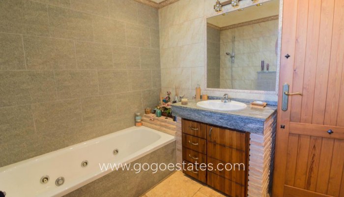 Te koop - Huis - Vrijstaande Villa - Redován