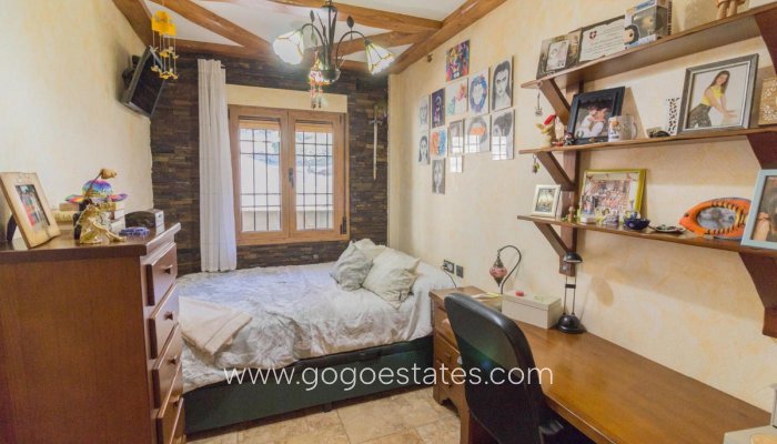 Te koop - Huis - Vrijstaande Villa - Redován